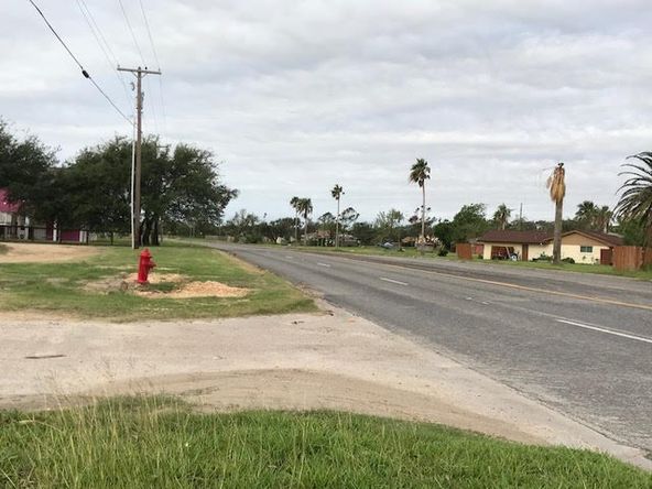 1404 S Commercial St, Aransas Pass, TX 78336